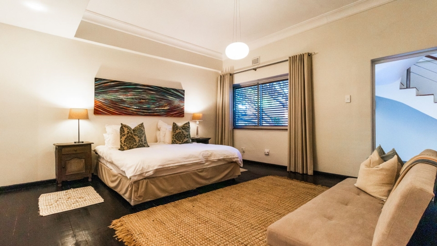 2 Bedroom Property for Sale in Sea Point Western Cape